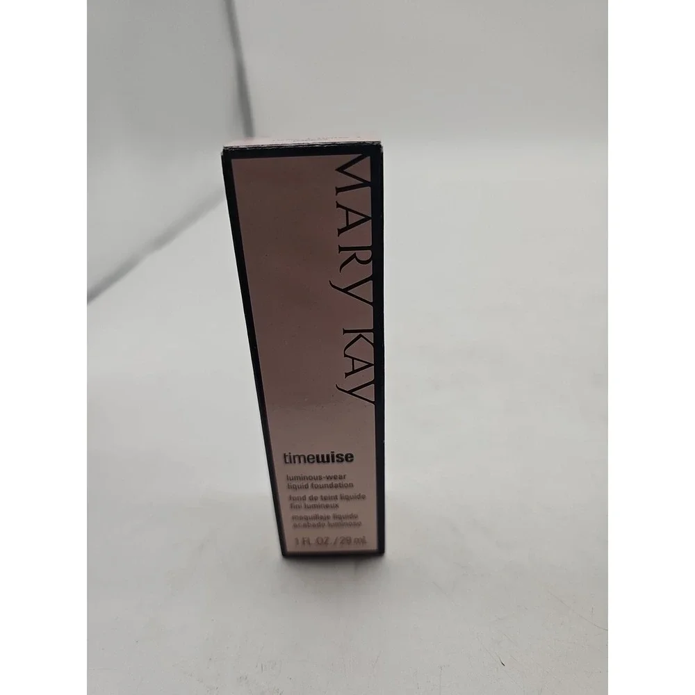 Mary Kay Ivory 4 Timewise Luminous Wear Liquid Foundation #038707 - 1 fl. oz.